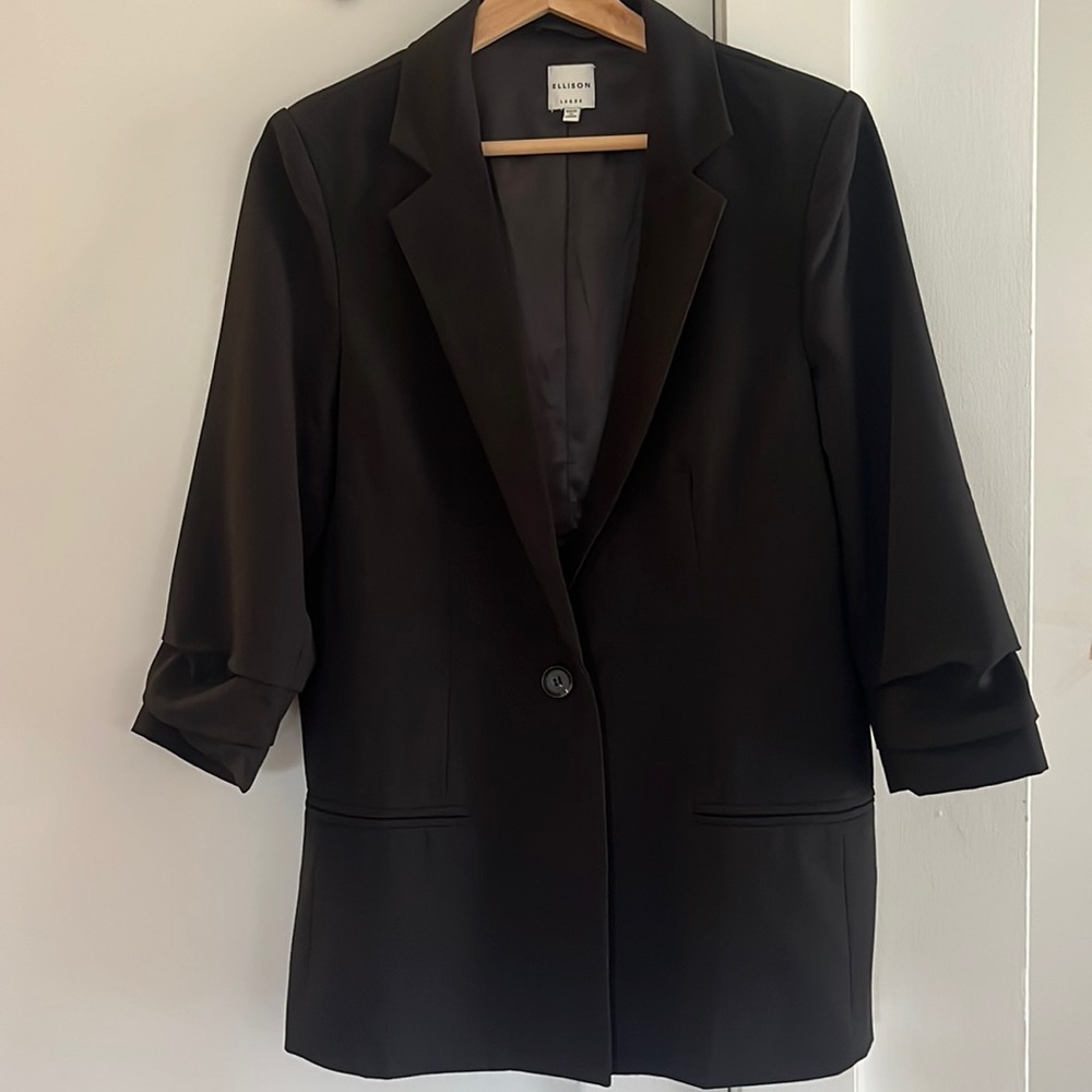Ellison black blazer, single button, cropped sleeve, size Large